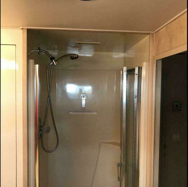 Starboard Twin Cabin Shower  