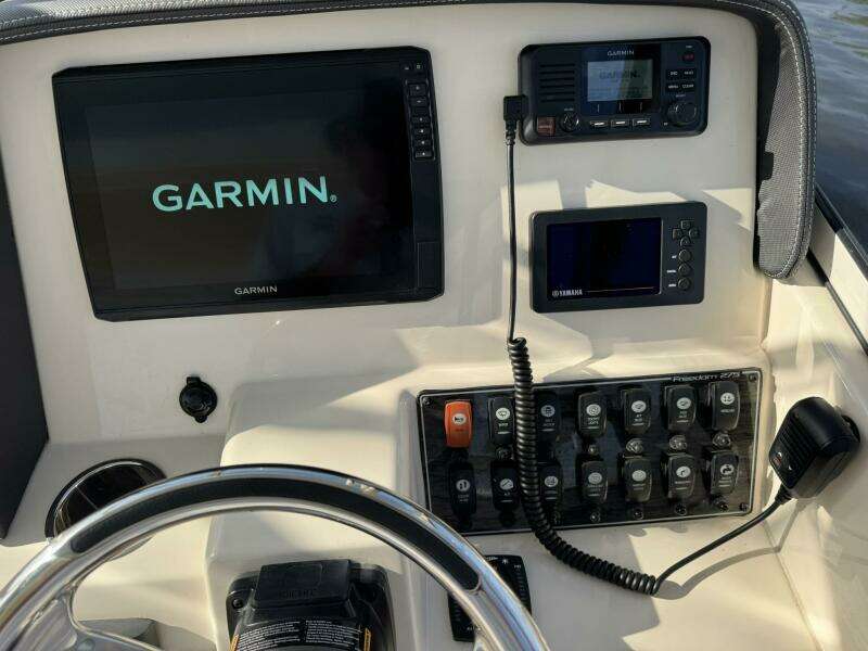 27ft Grady White Yacht For Sale