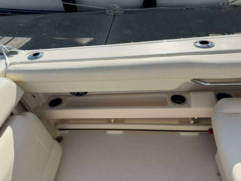 27ft Grady White Yacht For Sale