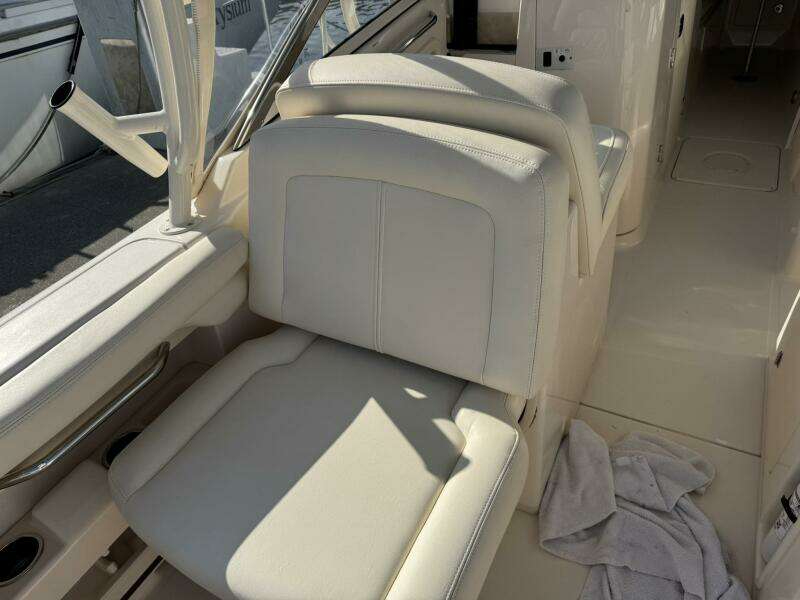 27ft Grady White Yacht For Sale