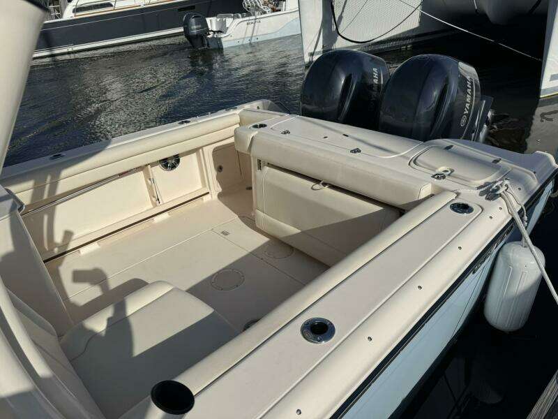 27ft Grady White Yacht For Sale