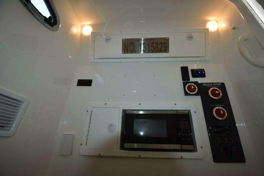Why Knot II 34ft Regulator Yacht For Sale