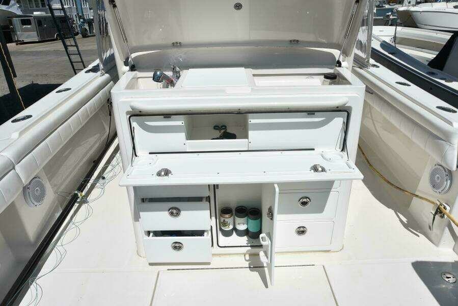 Why Knot II 34ft Regulator Yacht For Sale