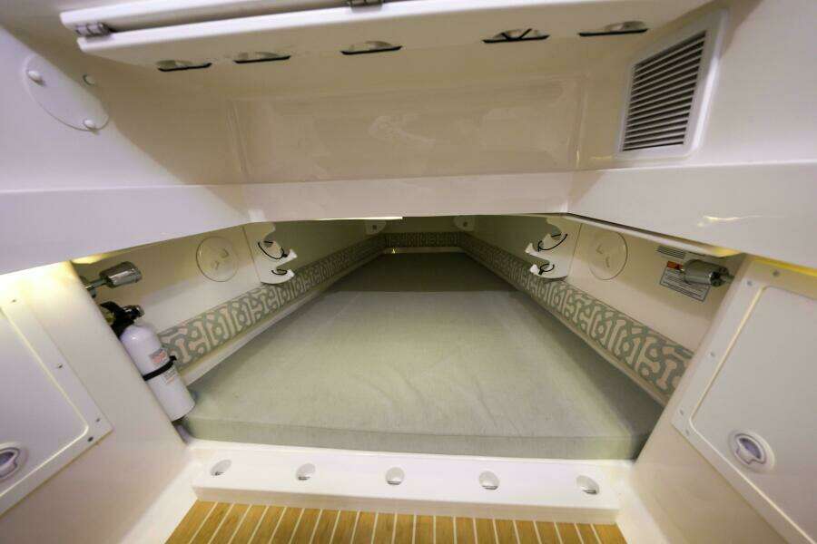 Why Knot II 34ft Regulator Yacht For Sale