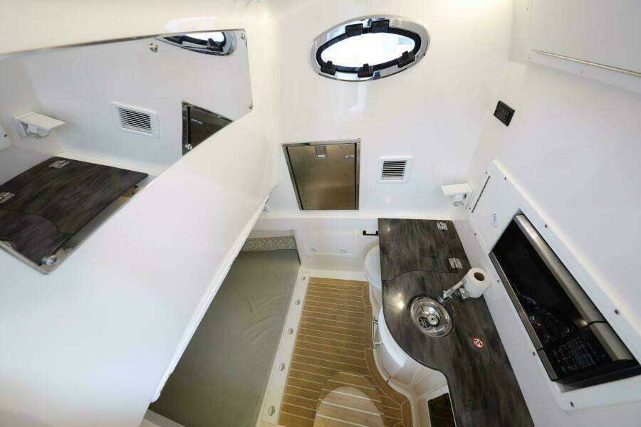 Why Knot II 34ft Regulator Yacht For Sale