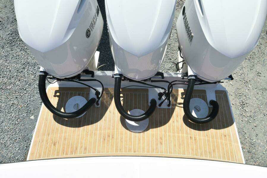 Why Knot II 34ft Regulator Yacht For Sale