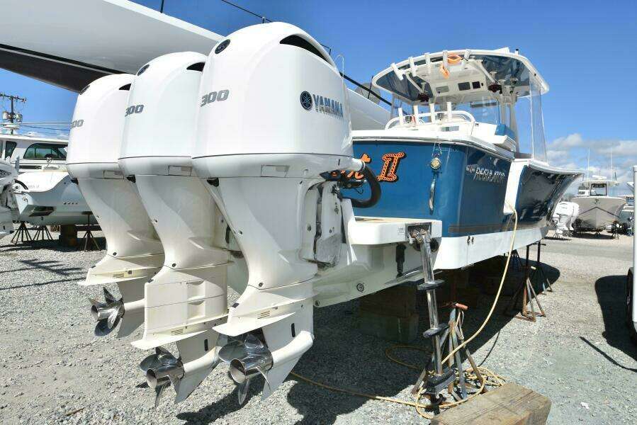 Why Knot II 34ft Regulator Yacht For Sale