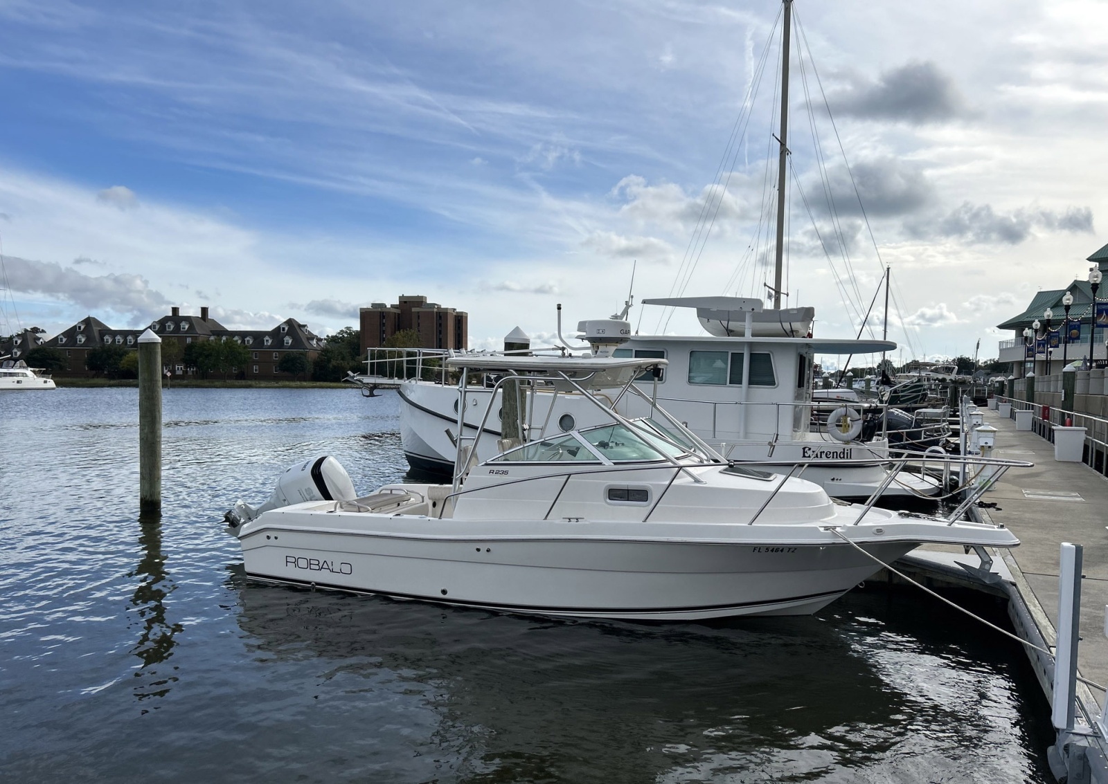 24ft Robalo Yacht For Sale