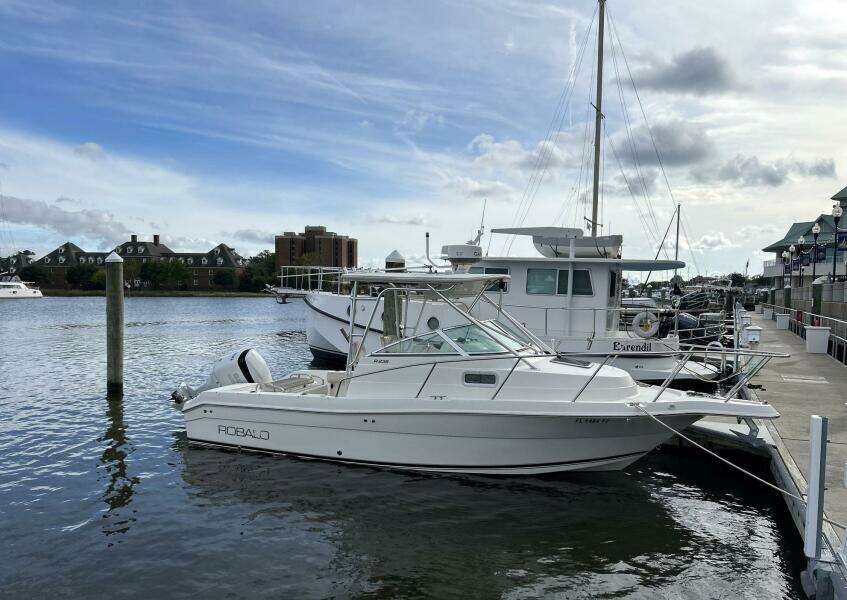 24ft Robalo Yacht For Sale