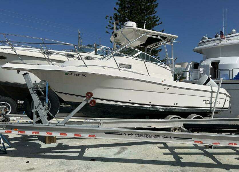 24ft Robalo Yacht For Sale
