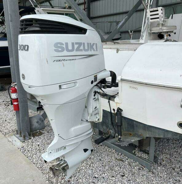 24ft Robalo Yacht For Sale