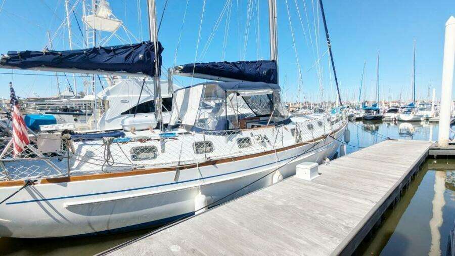 UBUNTU 46ft Morgan Yacht For Sale