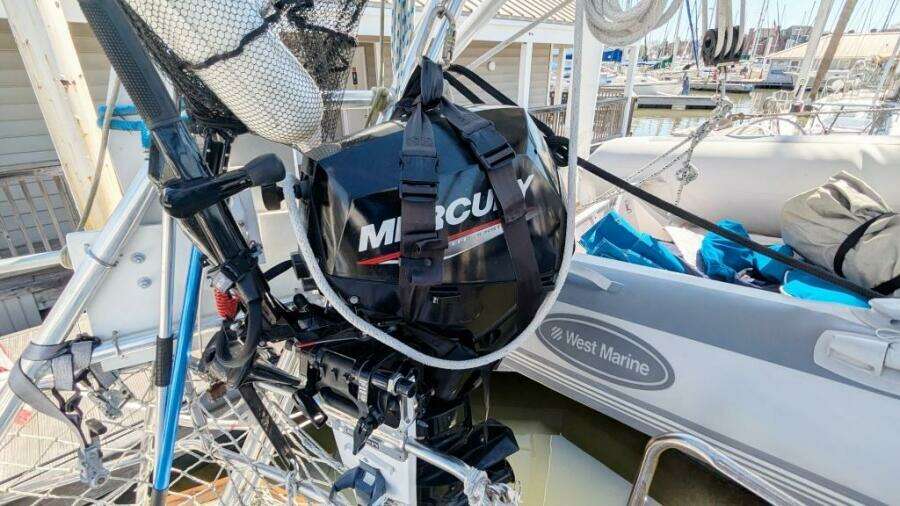 UBUNTU 46ft Morgan Yacht For Sale