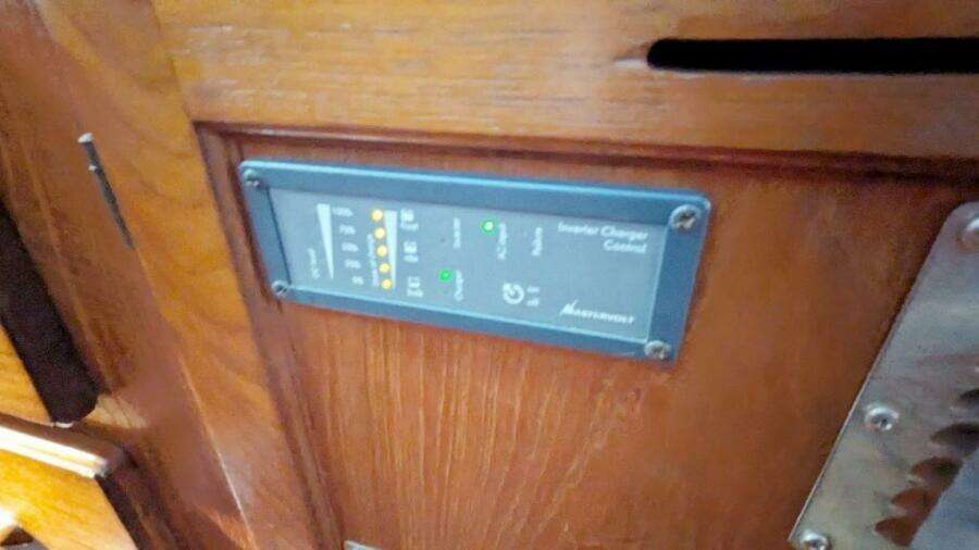 UBUNTU 46ft Morgan Yacht For Sale