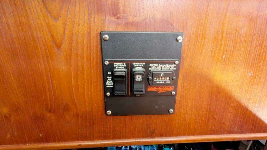 UBUNTU 46ft Morgan Yacht For Sale