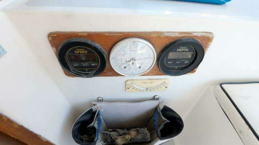 UBUNTU 46ft Morgan Yacht For Sale