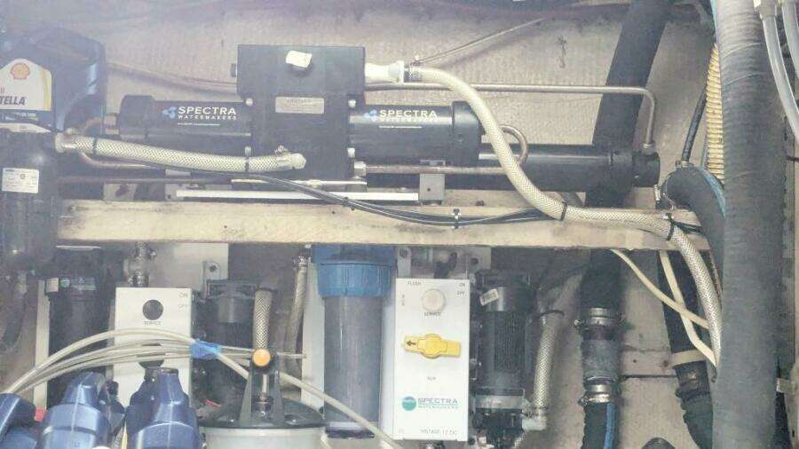 UBUNTU 46ft Morgan Yacht For Sale