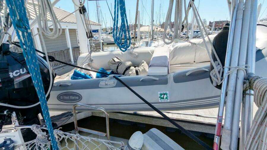 UBUNTU 46ft Morgan Yacht For Sale