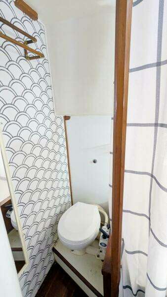 UBUNTU 46ft Morgan Yacht For Sale