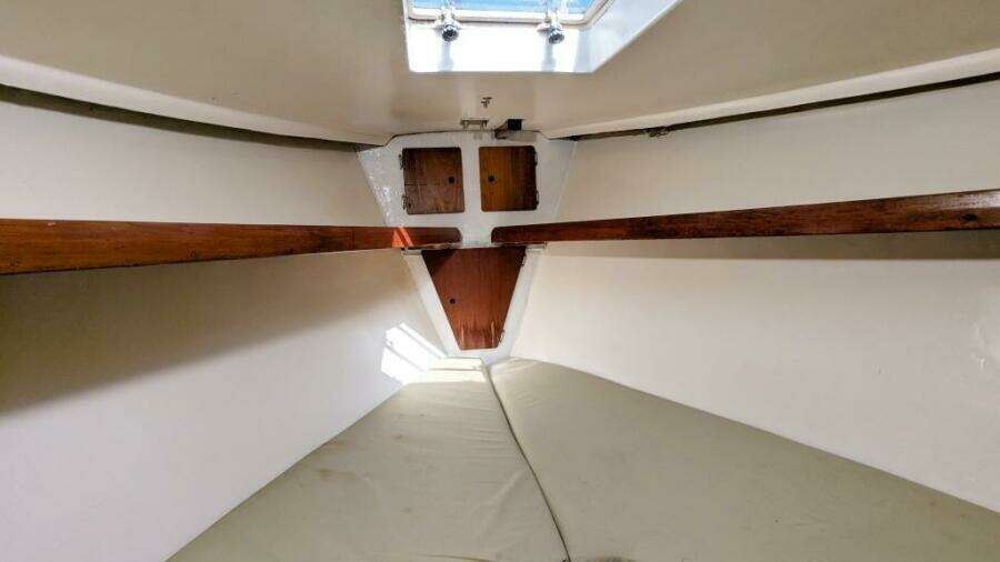 UBUNTU 46ft Morgan Yacht For Sale