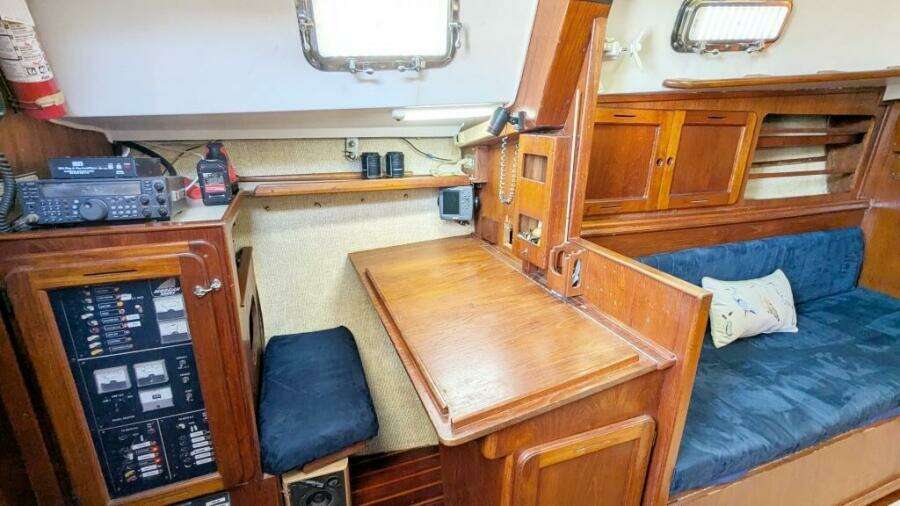 UBUNTU 46ft Morgan Yacht For Sale