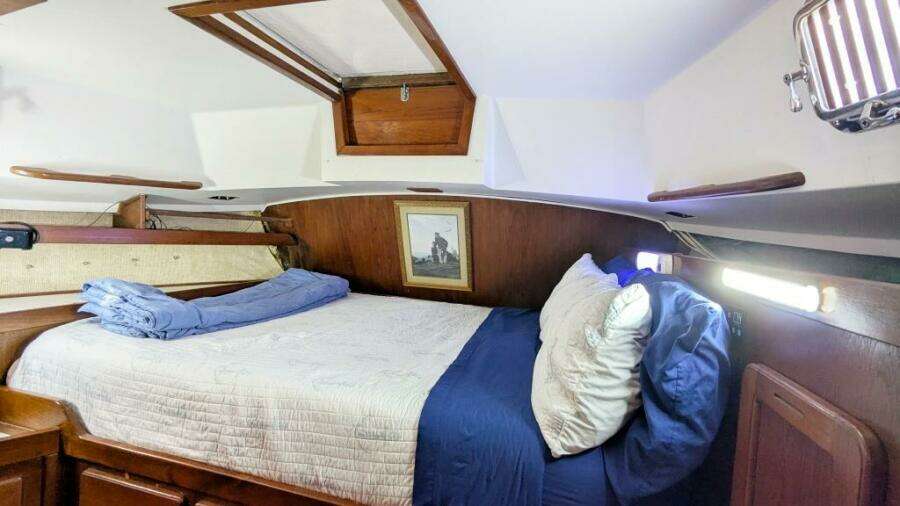 UBUNTU 46ft Morgan Yacht For Sale