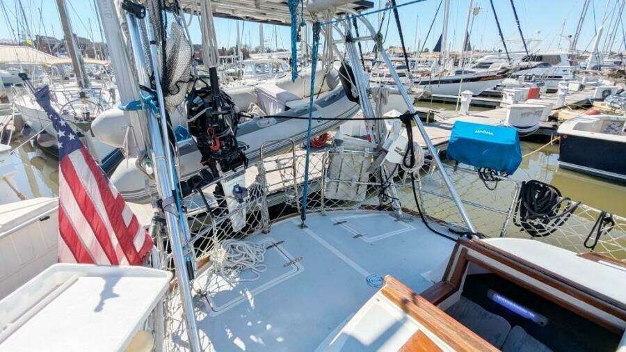 UBUNTU 46ft Morgan Yacht For Sale