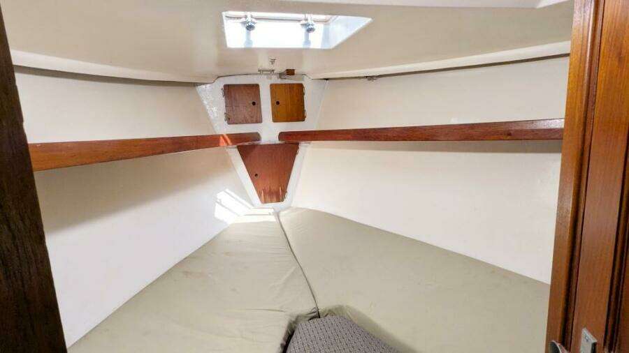 UBUNTU 46ft Morgan Yacht For Sale