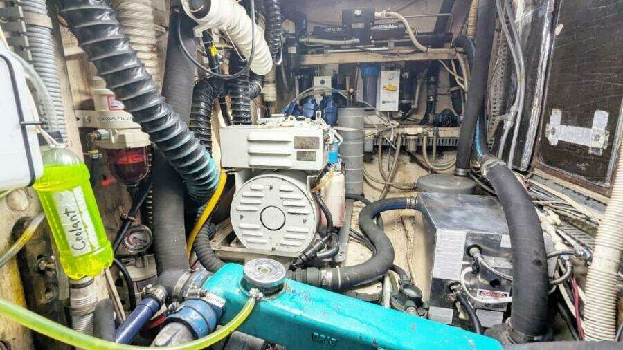 UBUNTU 46ft Morgan Yacht For Sale