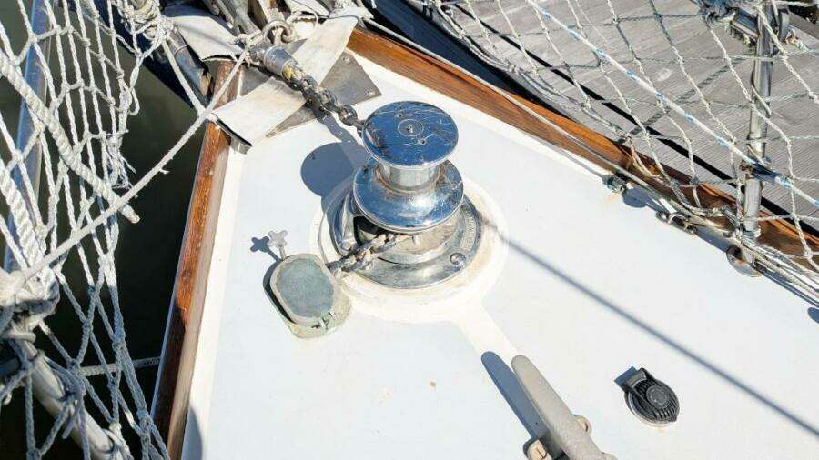 UBUNTU 46ft Morgan Yacht For Sale