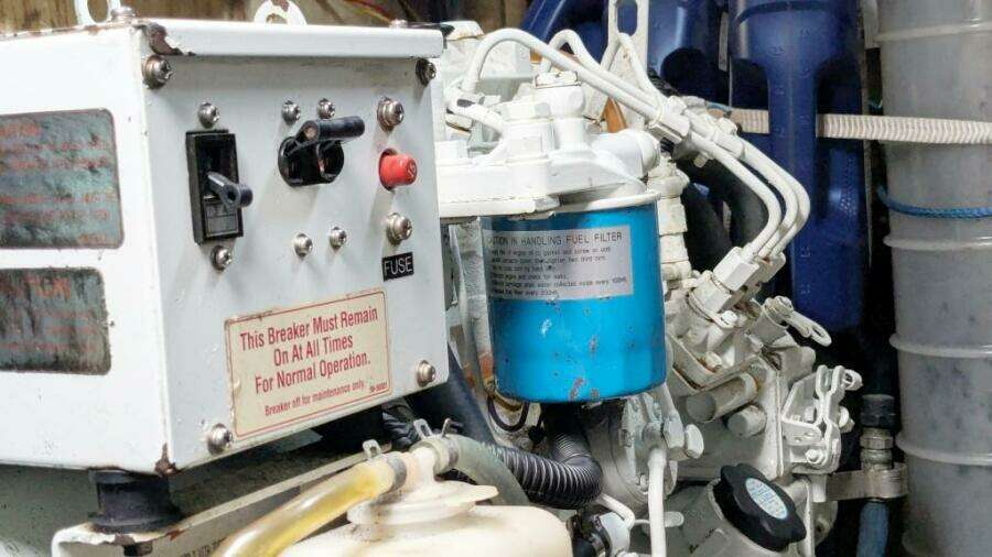 UBUNTU 46ft Morgan Yacht For Sale