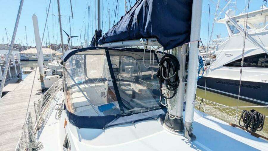 UBUNTU 46ft Morgan Yacht For Sale