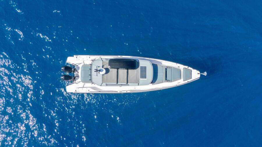 2024 Axopar 37 XC Cross Cabin