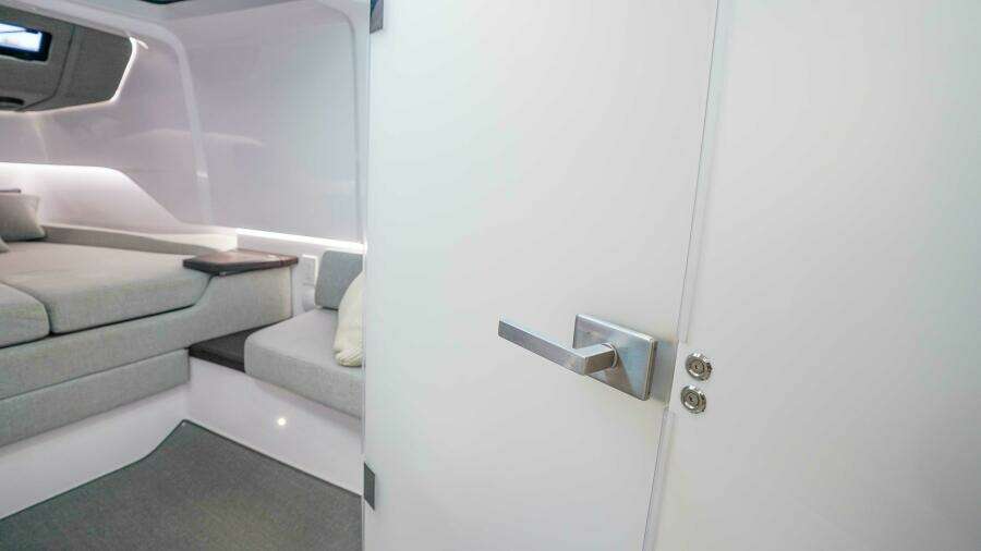 2024 Axopar 37 XC Cross Cabin