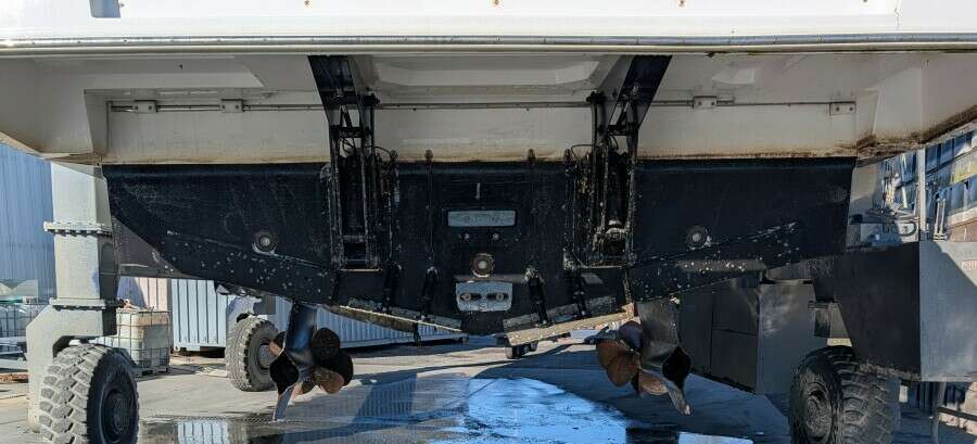 54ft Cruisers Yachts Yacht For Sale