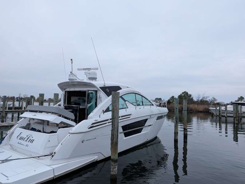 54ft Cruisers Yachts Yacht For Sale
