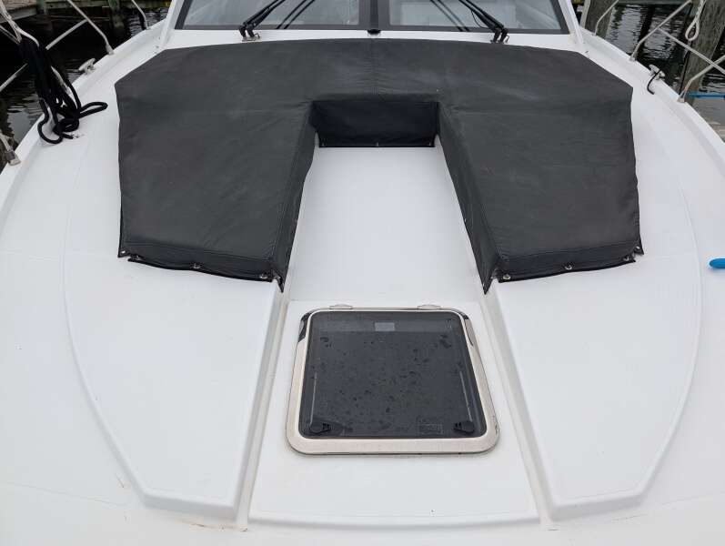 54ft Cruisers Yachts Yacht For Sale