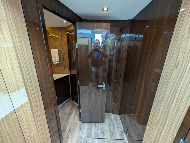 54' 2022 Cruisers Yachts 54 Cantius