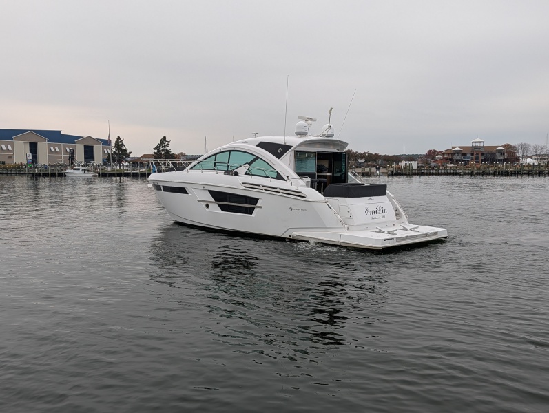 54' 2022 Cruisers Yachts 54 Cantius