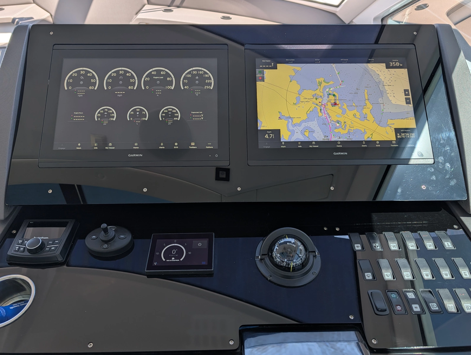 2022 Cruisers Yachts 54 Cantius