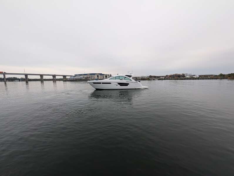 54ft Cruisers Yachts Yacht For Sale