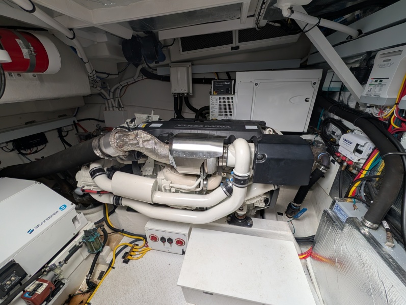 54' 2022 Cruisers Yachts 54 Cantius