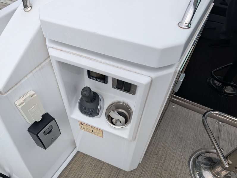 54' 2022 Cruisers Yachts 54 Cantius