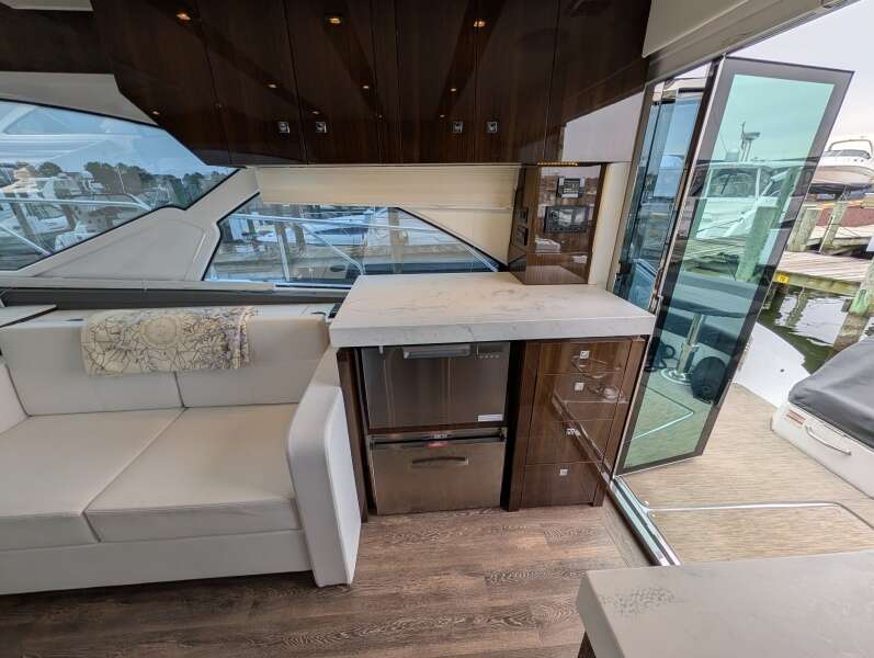 54ft Cruisers Yachts Yacht For Sale