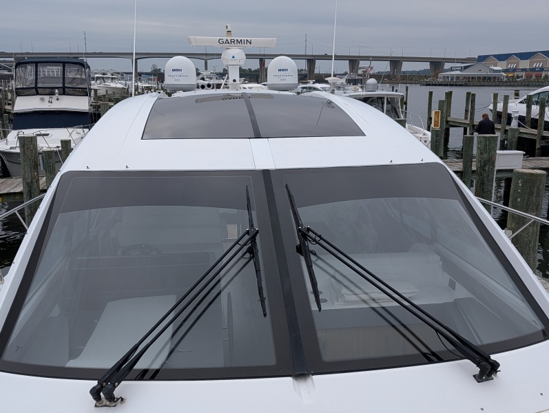 54' 2022 Cruisers Yachts 54 Cantius