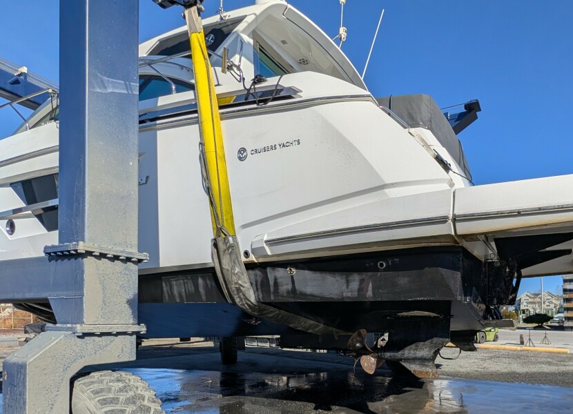 54' 2022 Cruisers Yachts 54 Cantius