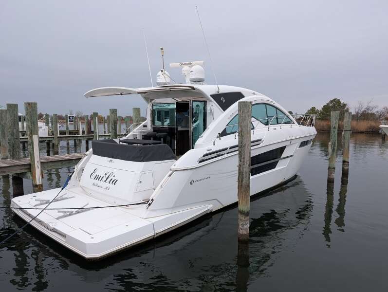 54ft Cruisers Yachts Yacht For Sale