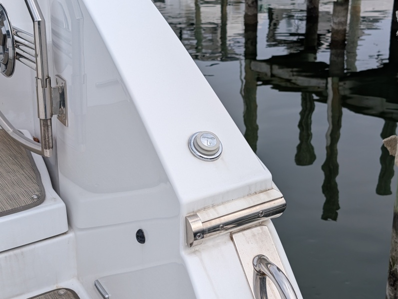 54' 2022 Cruisers Yachts 54 Cantius