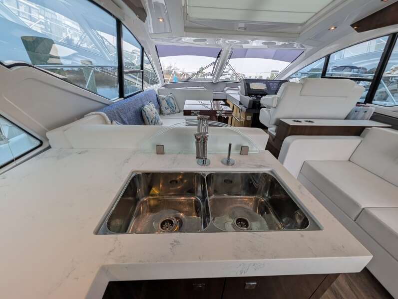 54ft Cruisers Yachts Yacht For Sale