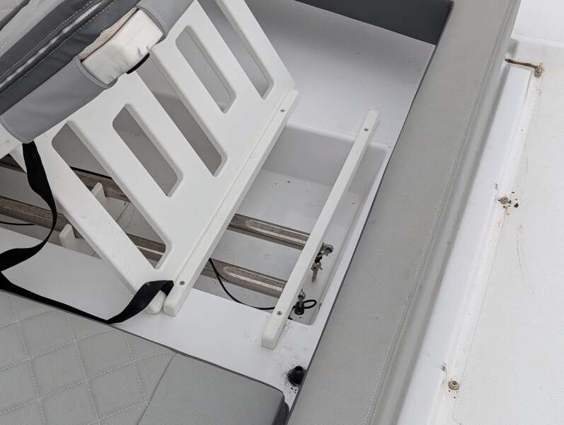 54ft Cruisers Yachts Yacht For Sale